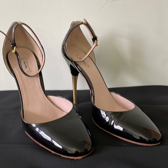 🎉HOST PICK 🎉  🇮🇹 Miu Miu Black Patent Leather Stilettos With Gold Heel, Size 38 - Picture 5 of 15